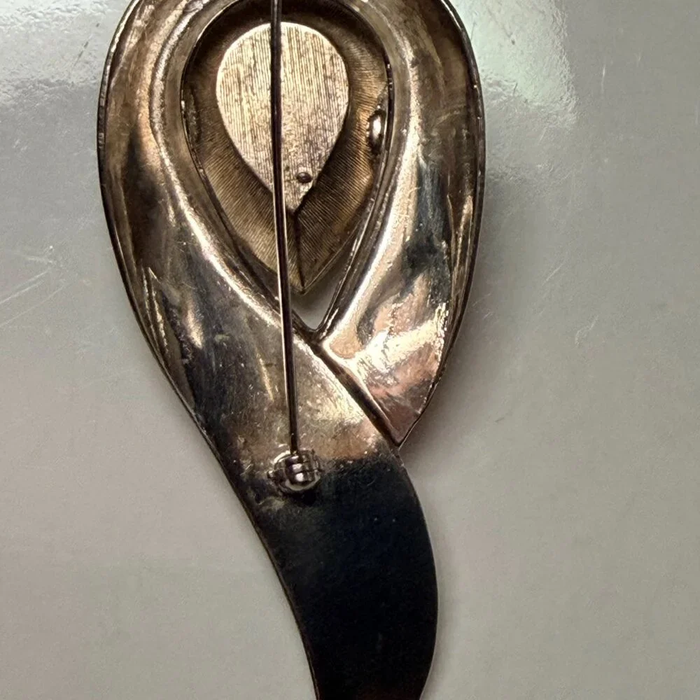 Vintage striking brooch